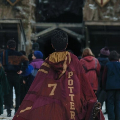 Je réagis au premier trailer de série Harry Potter à l’école des sorciers cover