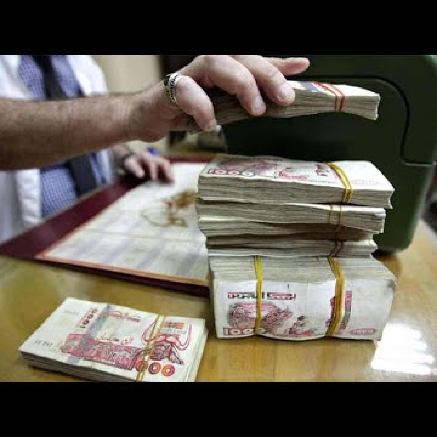 La Banque d’Algérie annonce la fin du cash en 2028 : arrêtez de nous prendre pour des cons ! episode artwork