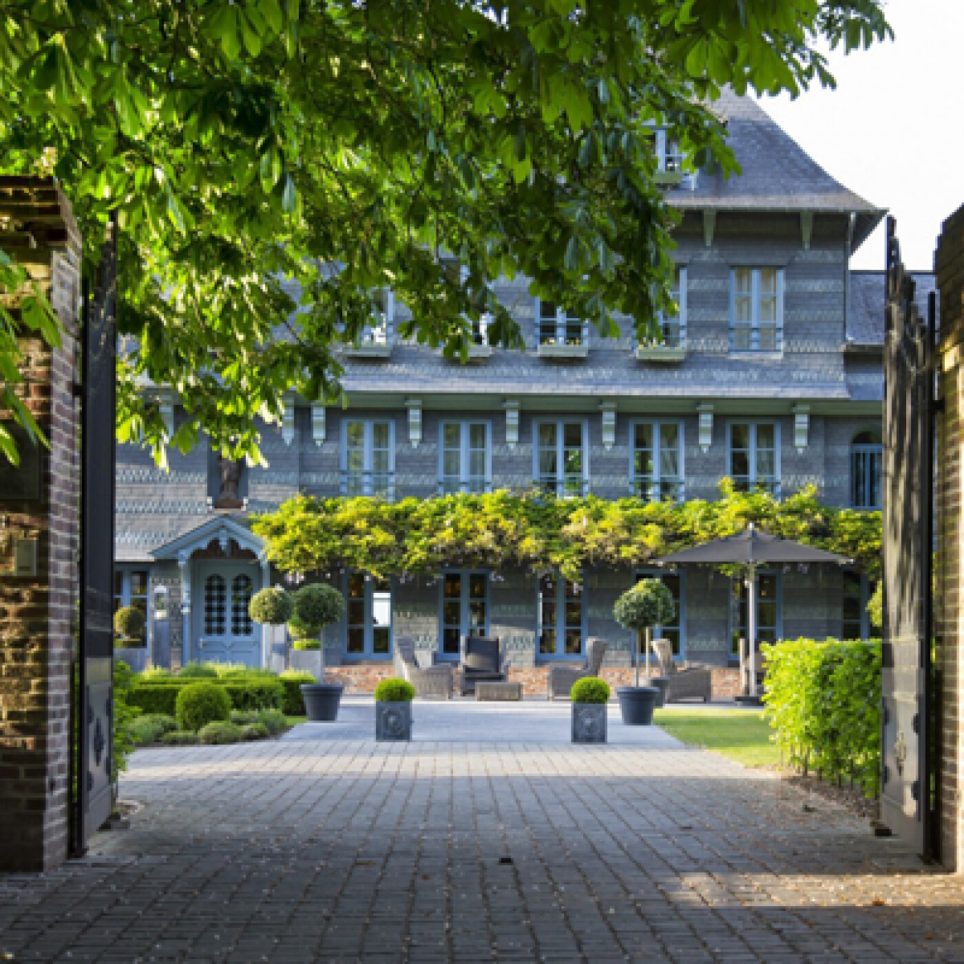 HISTOIRES D'HÔTELS