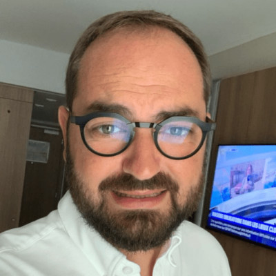 Loic nous donne des conseils pour la gestion de patrimoine pour expatriés - 27 04 2021 - StereoChic Radio cover