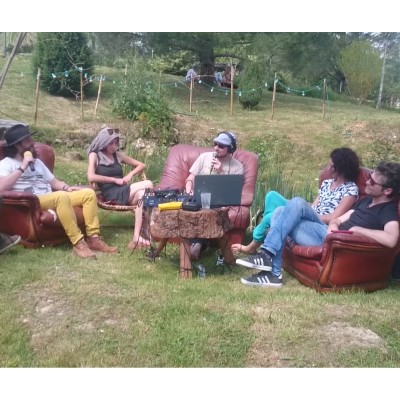 Artistiquement vôtre... au festival "La Cerfète" cover