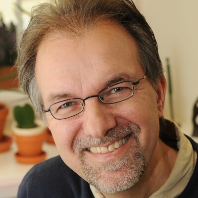 24 - URA - Michel Maxime Egger : « Se libérer du consumérisme » cover