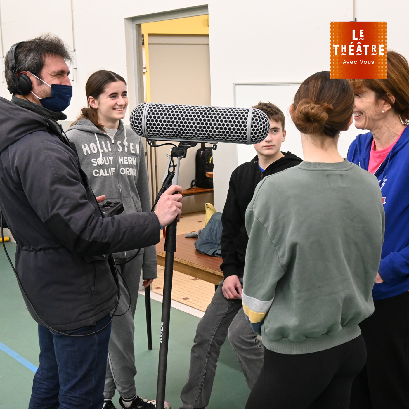 Avec vous : Balle au centre - EP 2 - À la Plaine des sports : où sont les femmes ? episode artwork