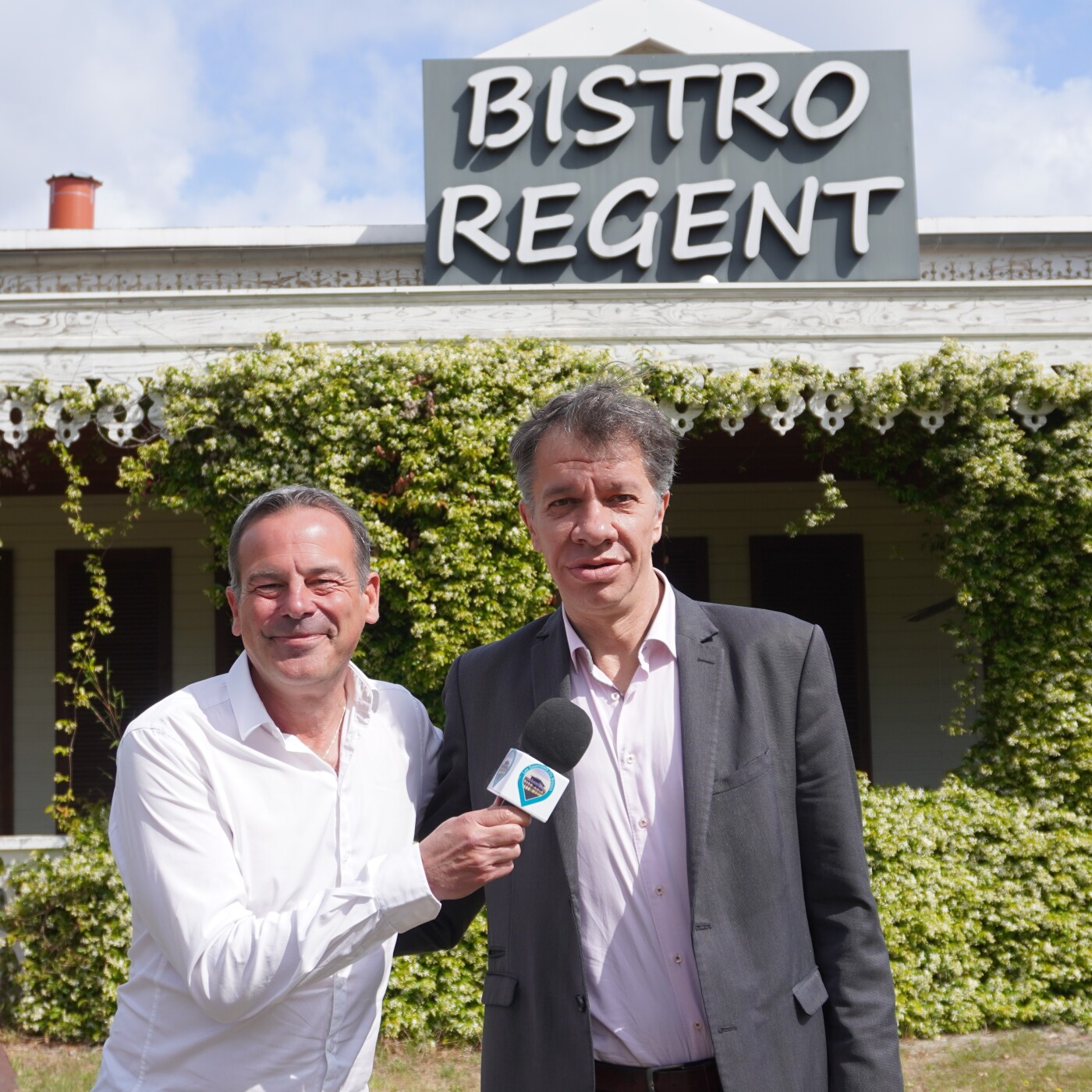 Jean-Miche Haas, le Superviseur du Bistro Régent nous présente son restaurant, tout simplement episode artwork