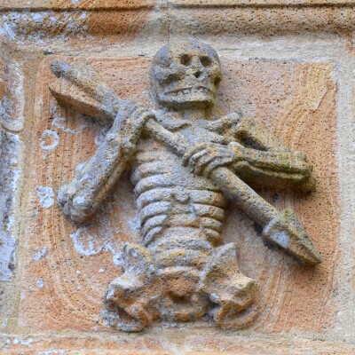 Les états et la mort, à partir des ossuaires de Ploudiry et de La Roche-Maurice par Didier Jugan cover