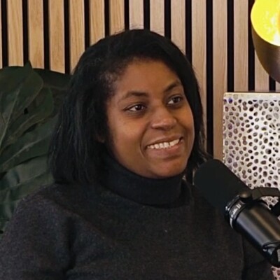 "L'héroïne du RER" qui a sauvé une jeune femme d'une tentative de viol : Marguerite Dorvilien. cover