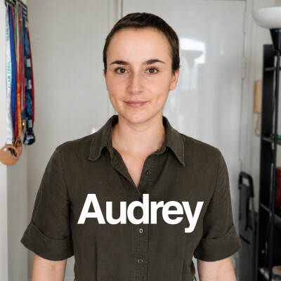 TEASER : Journée mondiale de la leucémie , à 23 ans, Audrey raconte son  face-à-face avec la maladie cover