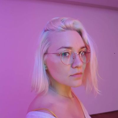 Episode 1 - KAYA, célibataire cherche personne cover