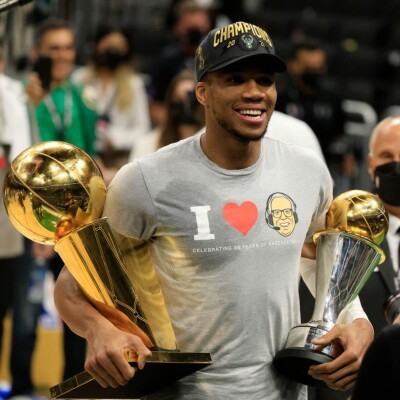 Milwaukee Bucks campeão da NBA com 50 pontos de Giannis (Livecast TP #40) cover