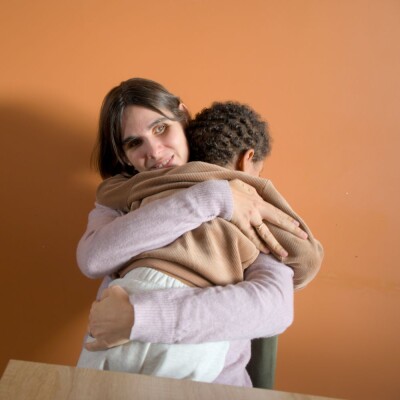 Maman aveugle et doula : parentalité et handicap visuel | Fréquence Parents cover