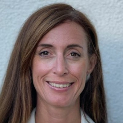 VIP 138 - Céline Brocard : Faire le cadeau d'une écoute empathique cover