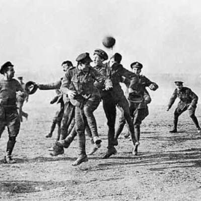 Noël 1914, une parenthèse de paix dans l’enfer des tranchées ! cover