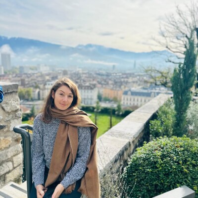 INTERVIEW - Coline PICAUD - Autrice, dessinatrice & Formatrice / Coordinatrice ASL à Grenoble cover