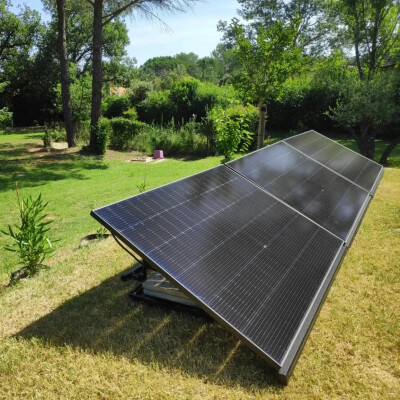 Panneaux photovoltaïques plug and play : une solution solaire ? cover
