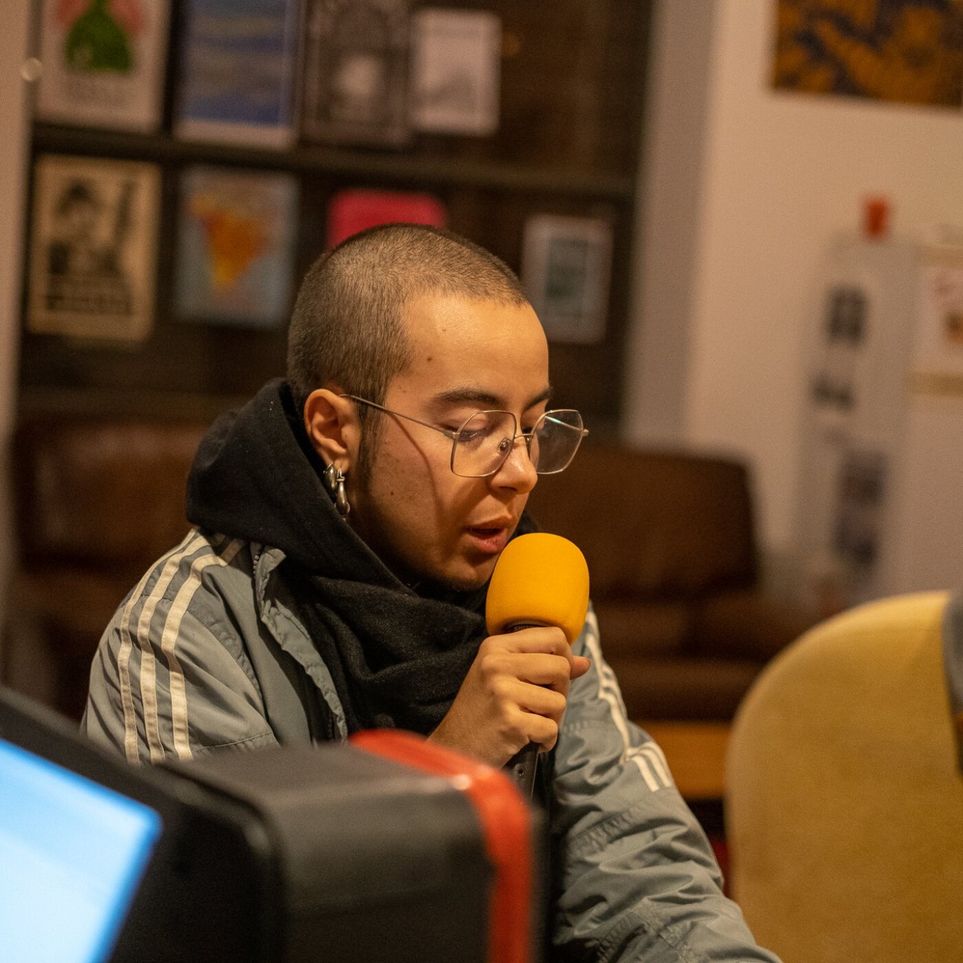 D.T.O - DANS TES OREILLES!