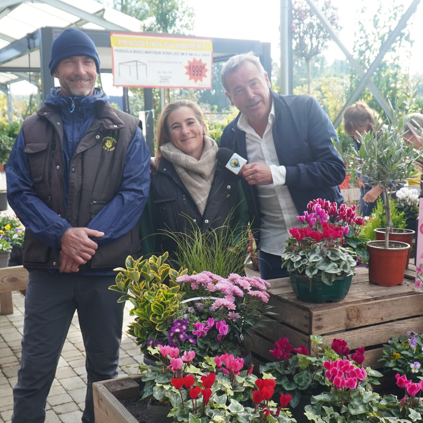Depuis les Pépinières Le Lann à Gujan, Alexandra nous présente le marché aux fleurs et Antho nous conseille sur les plantations de saison episode artwork