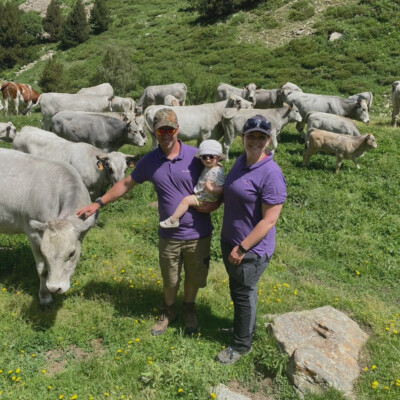 Extrait : "j'ai vu une différence entre être salariée puis associée..." Charlotte revient sur son installation sur la ferme familiale cover