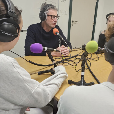 Mediapop face aux étudiant-e-s de Kedi cover