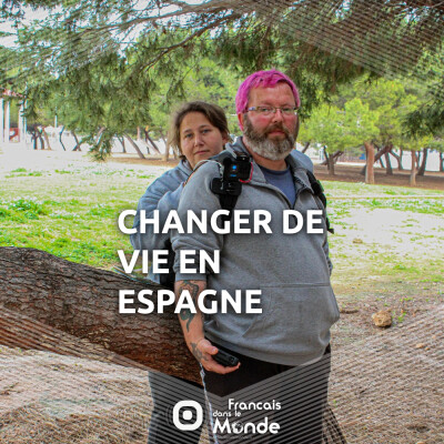 Suivez "Family Bear Travel" et leur nouvelle vie en Espagne sur Twitch cover