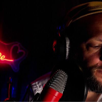 Entre Vitraux et Fresques : Vincent Pascal Dévoile les Paradoxes de son Art cover