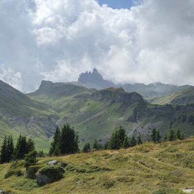 #1 : Sur les pas de Tolkien en Suisse (ou comment la beauté des paysages ont pu inspirer une œuvre magistrale) cover