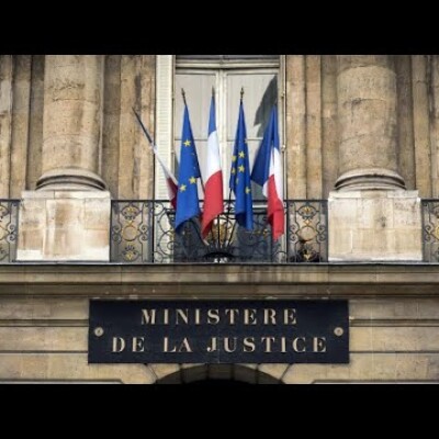 La France accusée de protéger les corrompus algériens en fuite : le très gros mensonge de l’APS cover