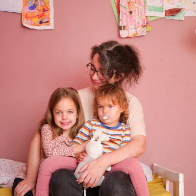 Héritages Queers - Julie et Victoria, mère et fille. cover