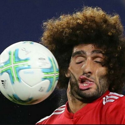 Le sport par derrière, c'est encore meilleur - Perdre la tête, et les neurones, au football cover