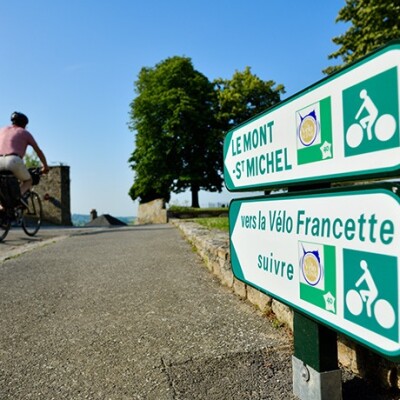 Ports, verdure et Histoire : la Vélo Francette entre Ouistreham et Caen ! cover