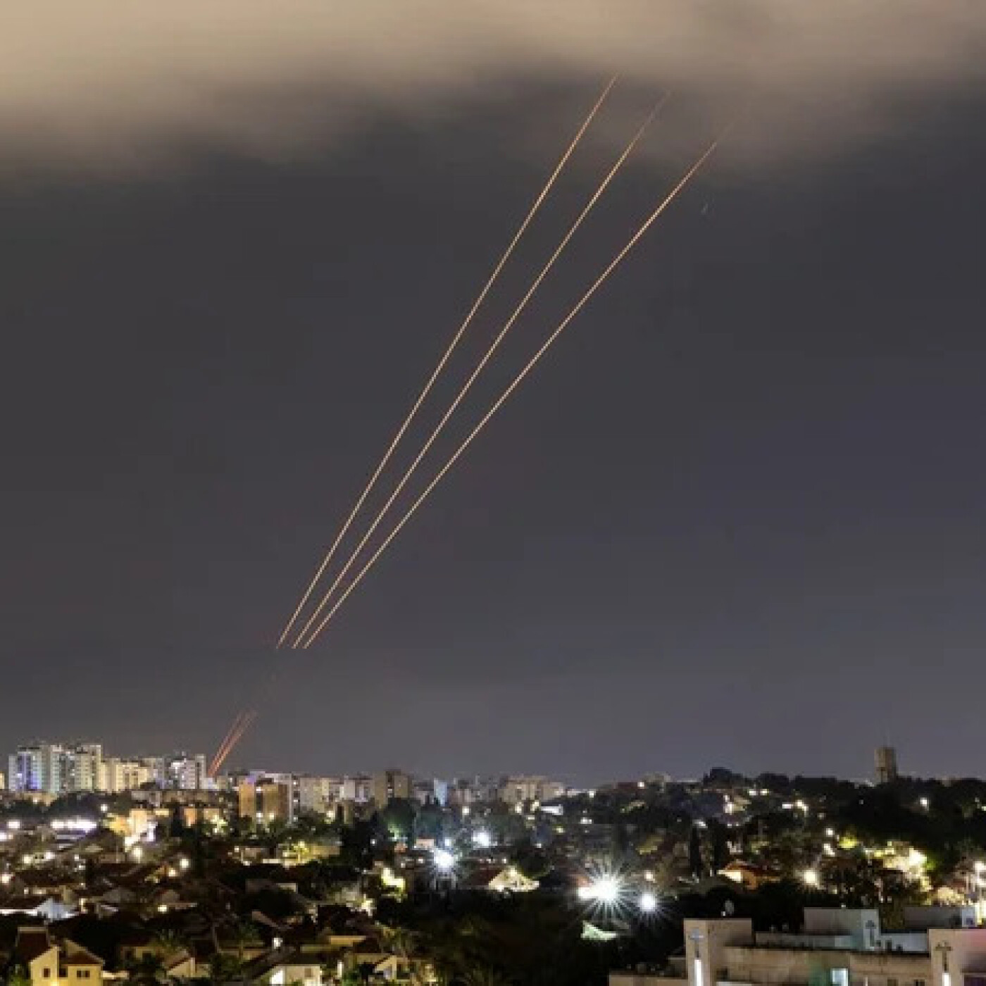 La revue de presse du 16/4/2024 : Attaque de l'Iran - Israël, Pugilat au Parlement géorgien episode artwork