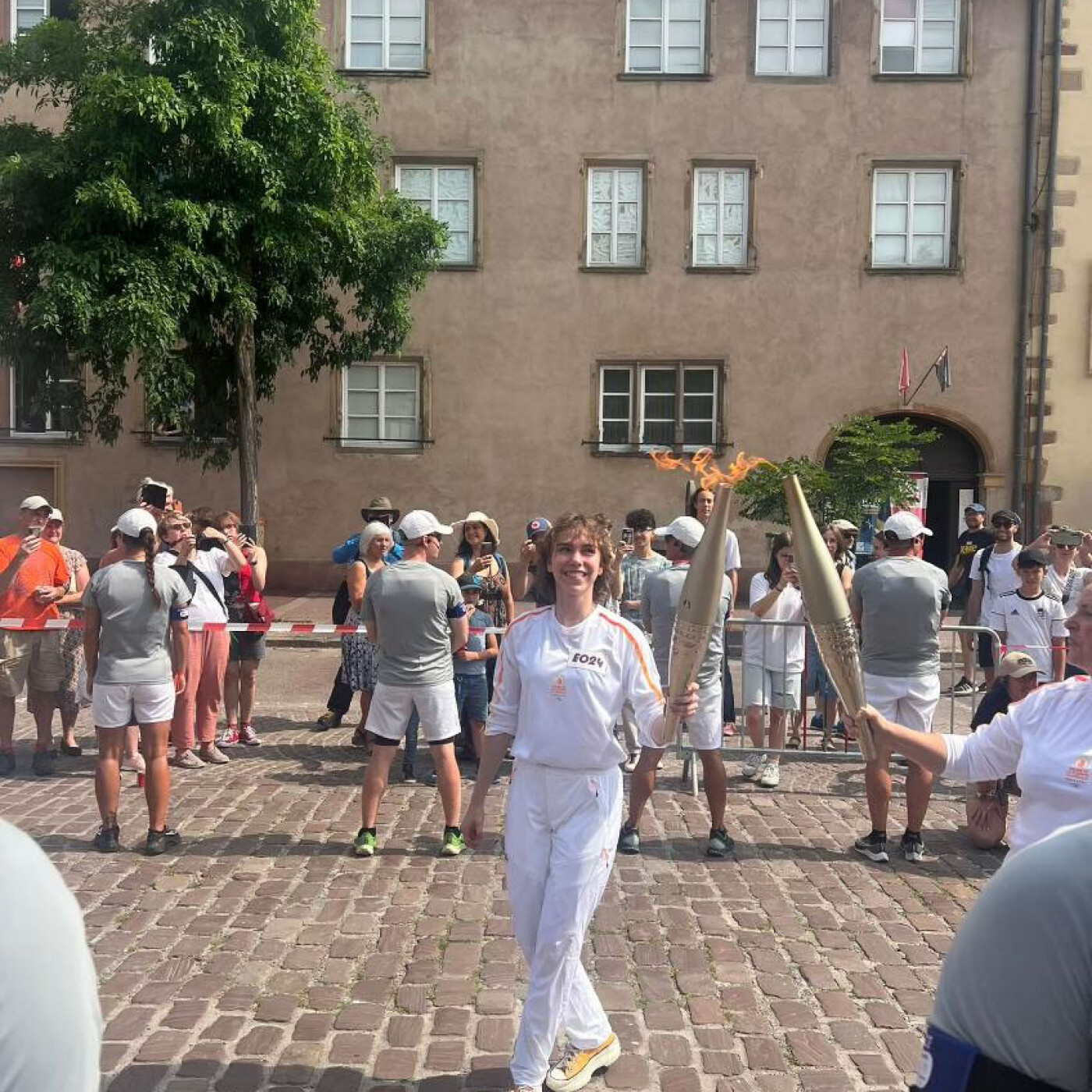 Téodora TILICA, membre du « Collectif Lycéens Grand Est 2024 », et porteuse de la Flamme Olympique episode artwork