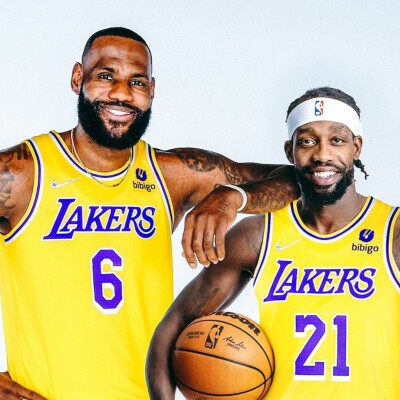 NBA: LeBron renova e Beverley nos Lakers + Durant fica nos Nets (Podcast The Playoffs #55) cover