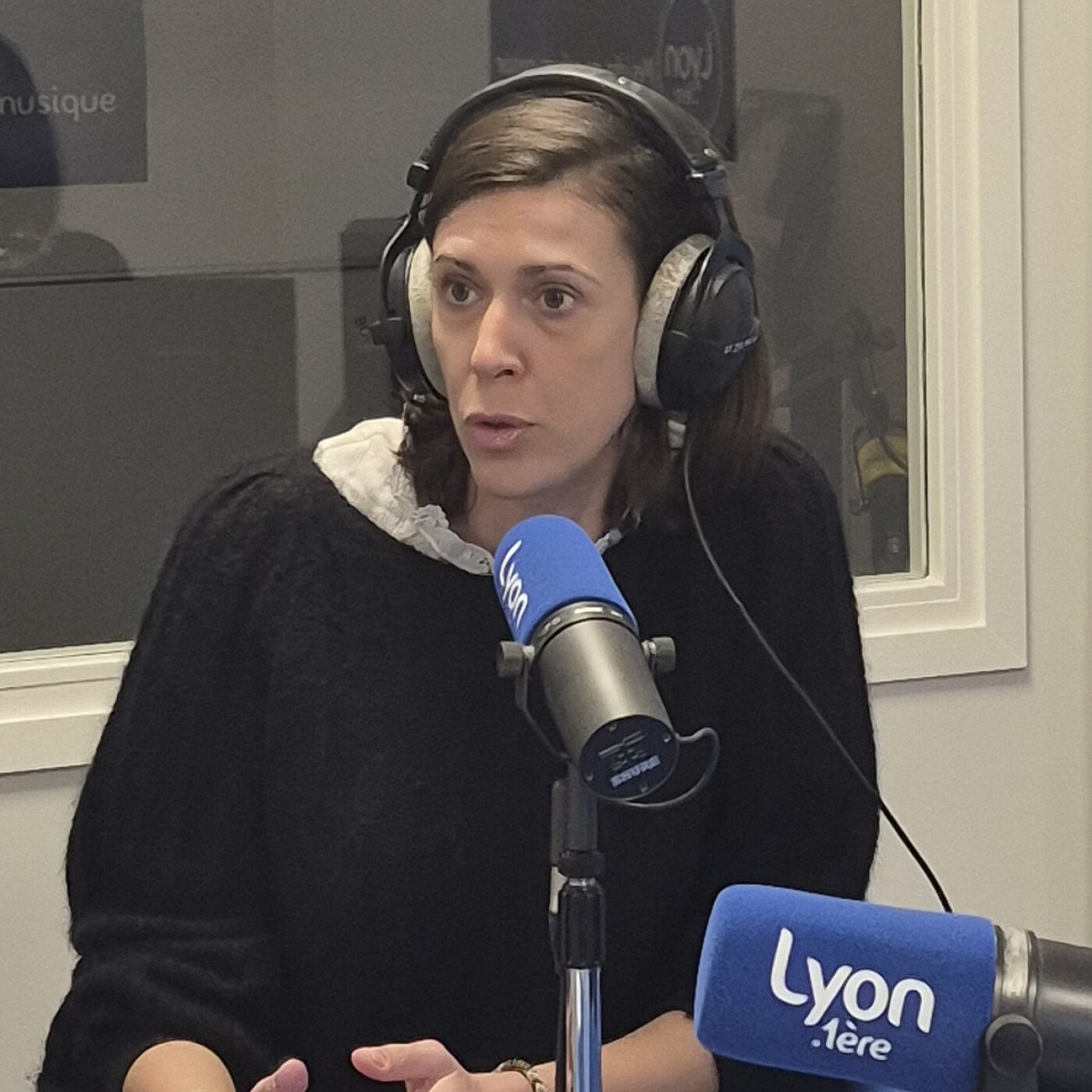 Sandrine RUNEL : Députée "PS" de la 4e Circonscription du Rhône, Soutien de Grégory Doucet pour les Municipales 2026 episode artwork
