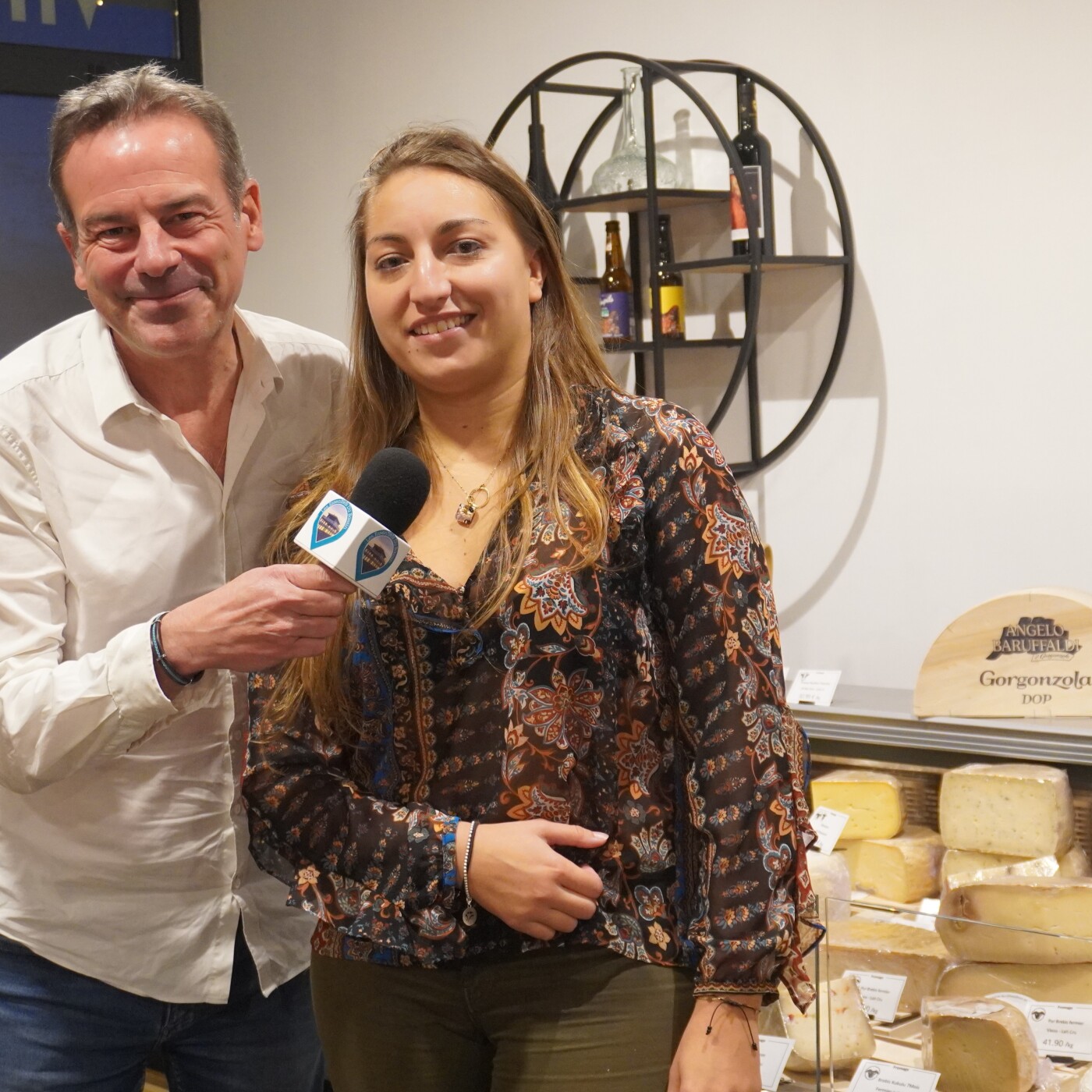 Roxane Sclaunich de l'Escapade Fromagère de La Teste, nous présente l'opération Calendrier de l'Avent du 1er au 24 décembre episode artwork