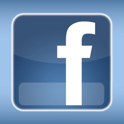 Facebook et vos doigts à la Une ! cover