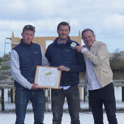 Hugo et Pablo Imbert nous livrent leurs impressions après la médaille d'or obtenue lors du Salon de l'Agriculture pour leurs Huîtres Constan cover