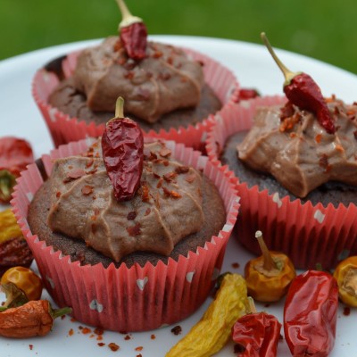 Ils quittent la médecine pour devenir pâtissiers ! cover