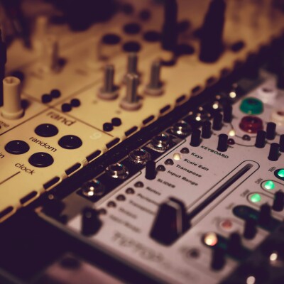 L’ÉLECTRO FRANÇAISE EST RECONNUE PAR NOTRE PAYS cover