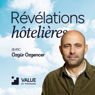 Özgür, des médias en Turquie vers community manager d'hôtel à Paris. cover