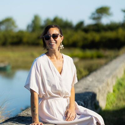 Épanouissement au Féminin : Se Connecter à l'Abondance et Rayonner ! avec Blandine Bucaille 🌸✨ cover