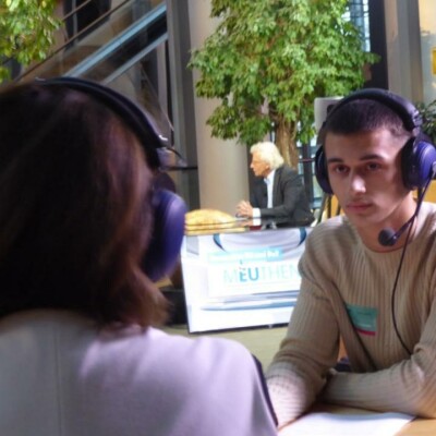 Radio Grenzenlos #1 - Des jeunes du Rhin supérieur interrogent des eurodéputés cover