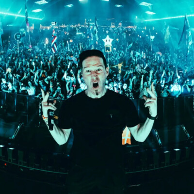 DARUDE VIENT DE TOUCHER À L’INTOUCHABLE « SANDSTORM » ! cover