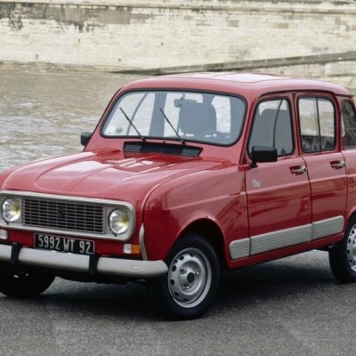 Bientôt votre 4L 100% électrique ? cover