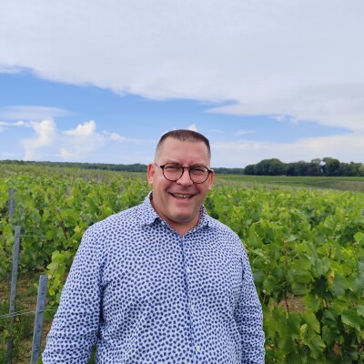 Vous avez dit Champagne de Vignerons ? - Épisode 1 - Aspasie cover