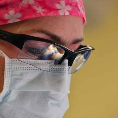 Soignants : bientôt un badge domicile/travail pour circuler gratuitement cover