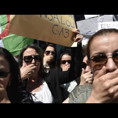 Algérie : des journalistes intimidés, menacés pour cacher la vérité sur... les sardines ou la banane cover