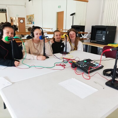 Lancement du projet "C'est ma Madeleine" de Clara, Emma, Louana et Manon cover