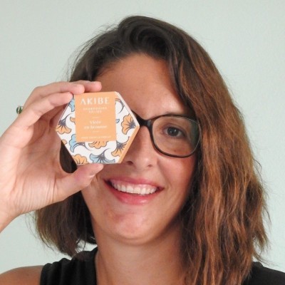 Claire a monté sa société AKIBE de cosmétiques au Gabon - 12 10 2021 - StereoChic Radio cover