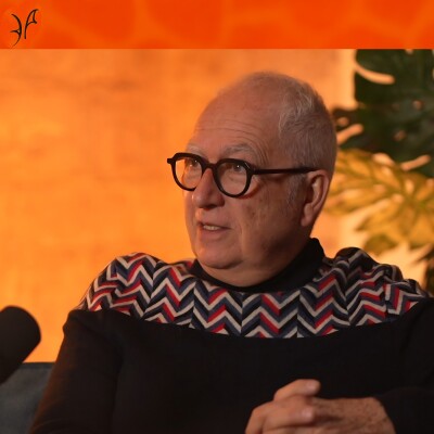 Rendre  leur place aux femmes dans la naissance: Franck Bernard nous présente la césarienne naturelle. cover