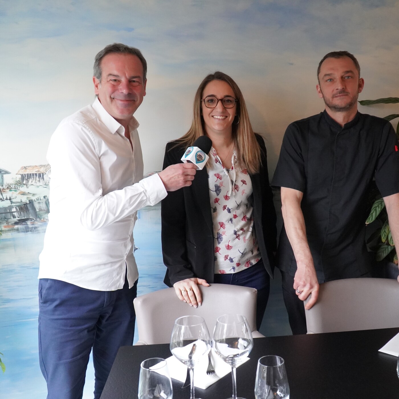 Déborah Chevallier nous parle des animations dans son restaurant Les Viviers et son Chef Jérôme Meunier nous présente sa carte episode artwork